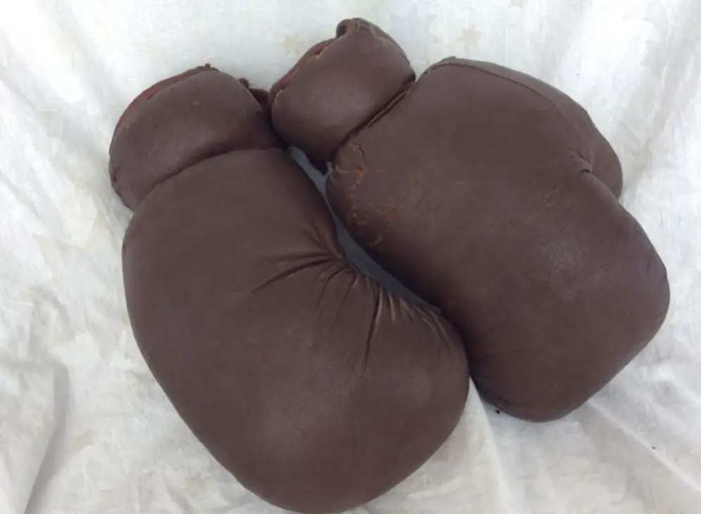 Boxing Gloves Dark Brown