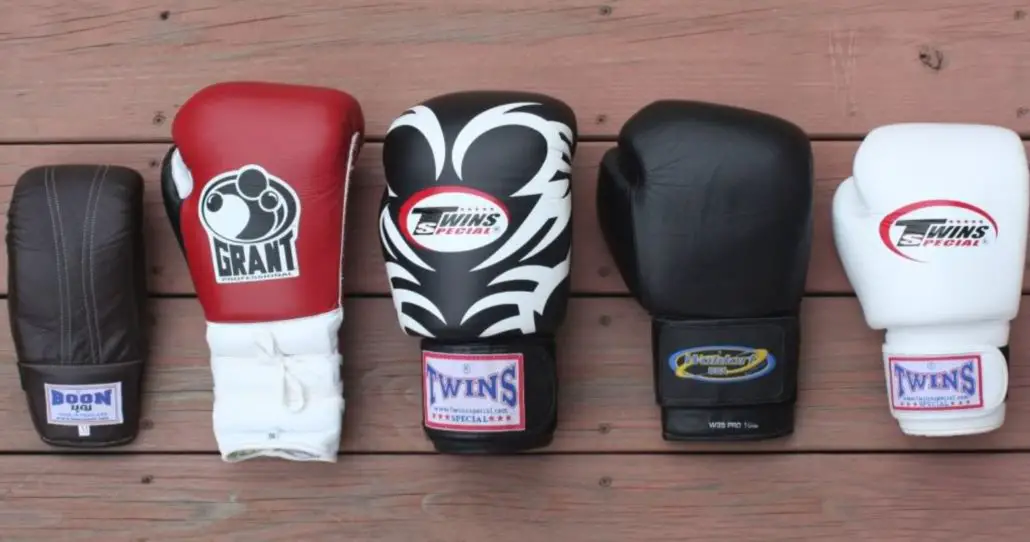 different weight gloves boxing